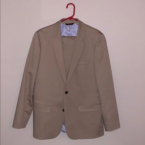 Men’s tan suit